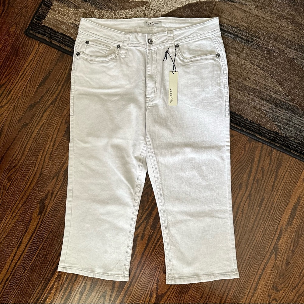 NWT SUKO Jeans White Cropped Capris (Size 16)